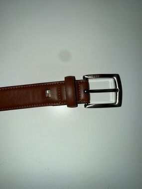 Tommy Hilfiger Men's Tan Leather Belt with Silver Buckle